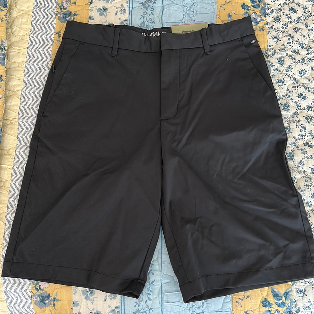 WOMANS GOODFELLOW & CO SHORTS SIZE 30 BLACK